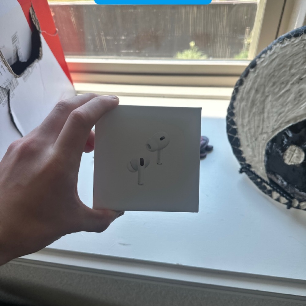 Apple AirPods in White